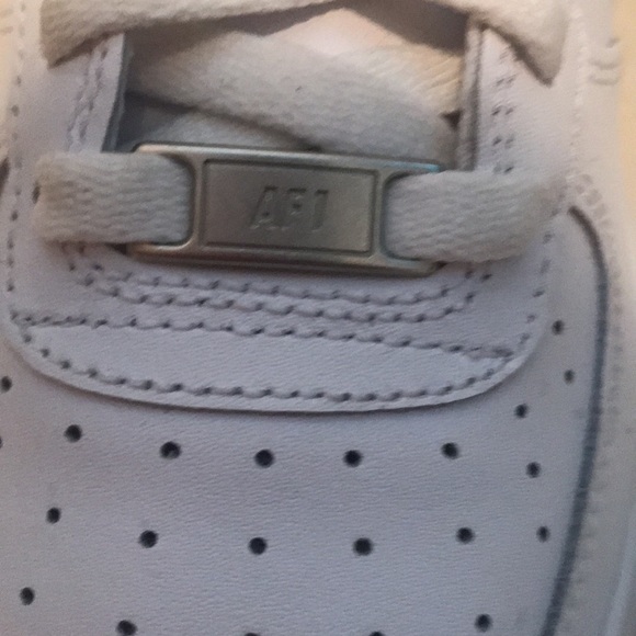 Nike Air Forces Kids Size 4.5 - Picture 4 of 7